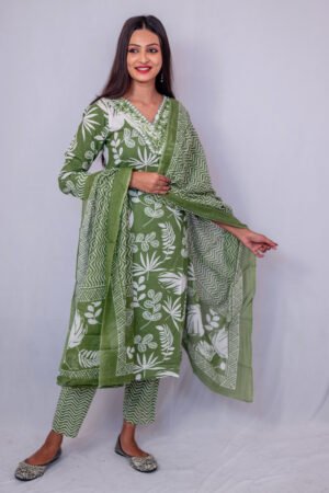 Elegant Green Printed Kurta Pant Set with Dupatta