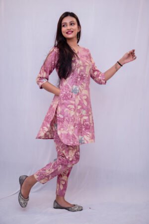 Elegant Lavender Floral Printed Kurti Pant Set for Women