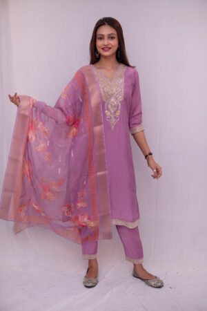 The Lavender Blush  Embroidered Silk Kurta V-Neck Ethnic Set with Floral Organza Dupatta